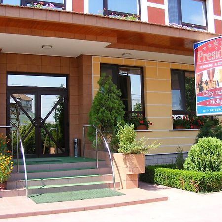 Pensiunea President Deva Exterior photo