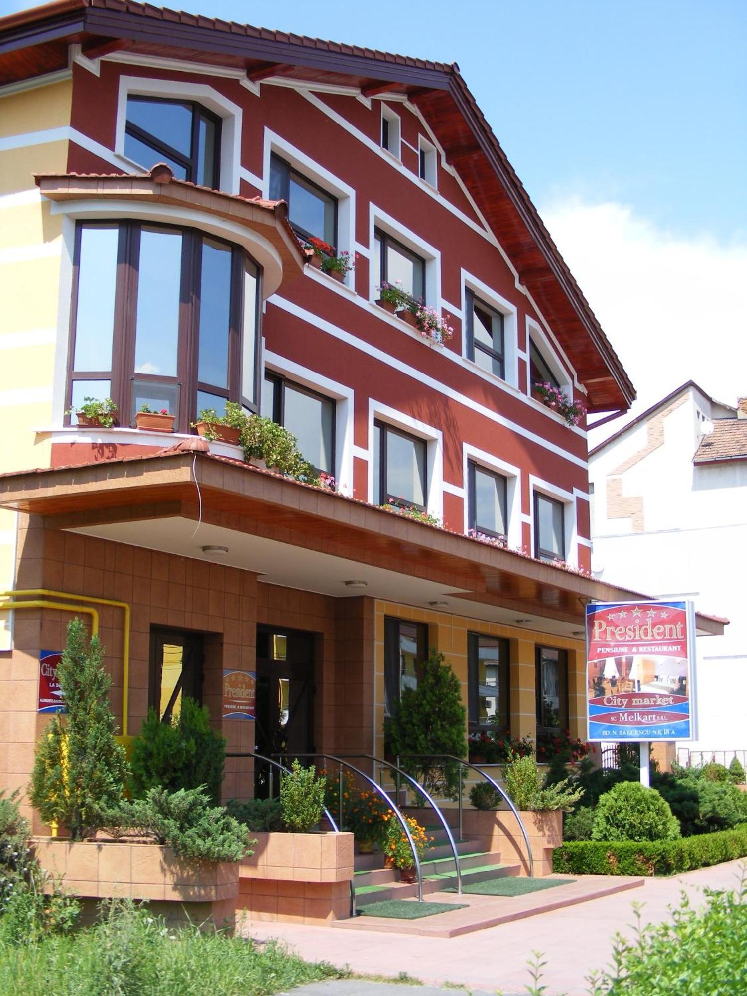 Pensiunea President Deva Exterior photo
