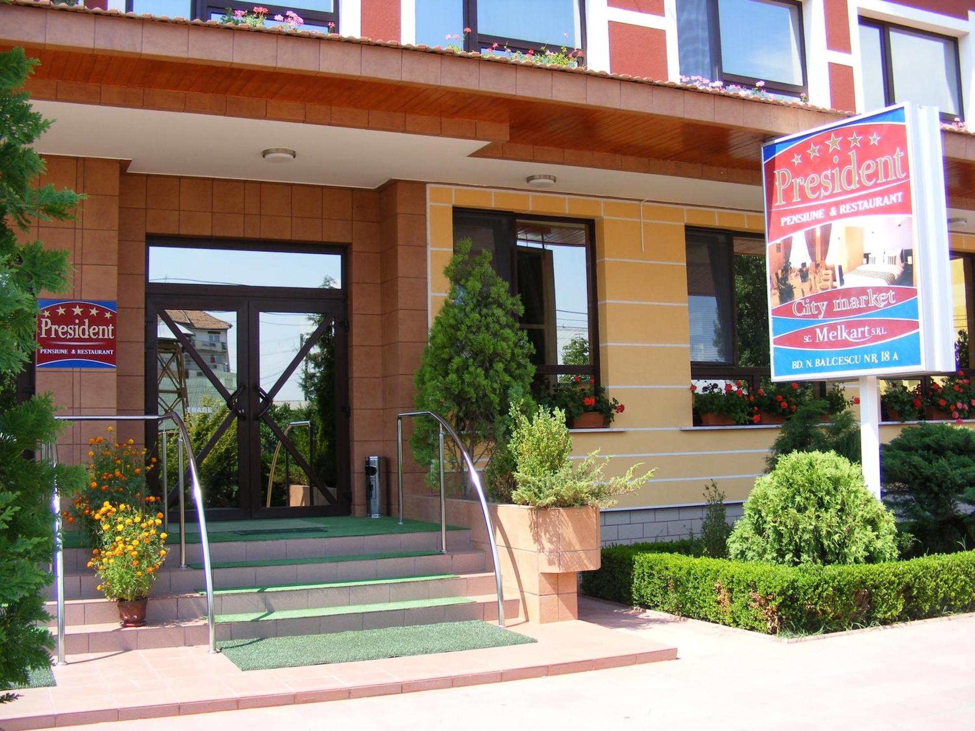 Pensiunea President Deva Exterior photo